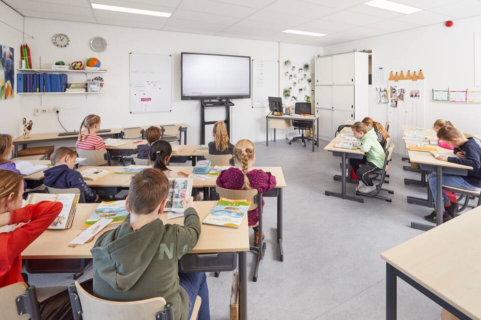 Gispen education project interior view of primary school De Burcht ZK067