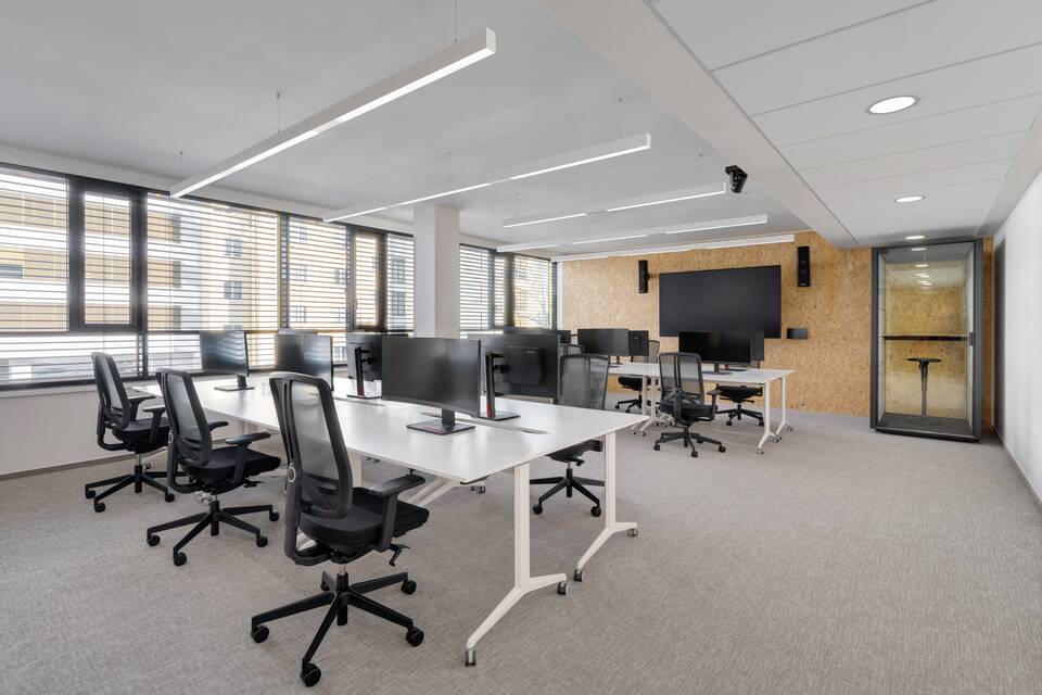Royal Ahrend office project interior view MSF Shared IT Service Center in Prague TD07