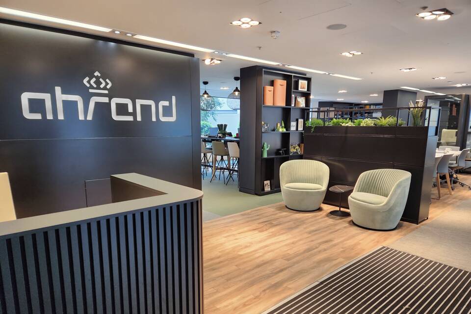 Ahrend interior view of showroom in London 30