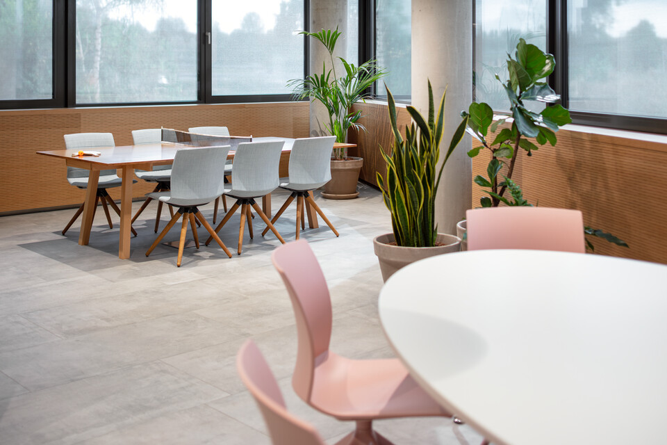 Royal Ahrend office project HumanTotalCare in Son SP25