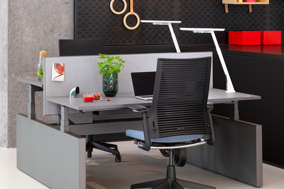 Royal Ahrend Comfort workstation in showroom Sint Oedenrode 10