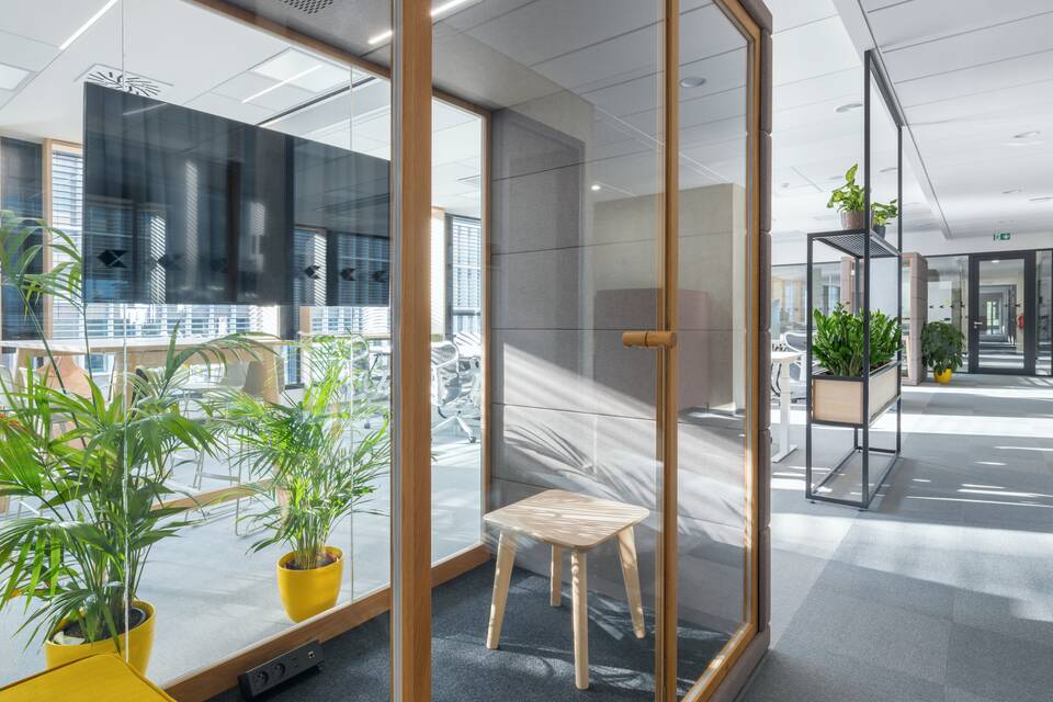 Royal Ahrend fit out project interior view of Productboard in Prague RA0905