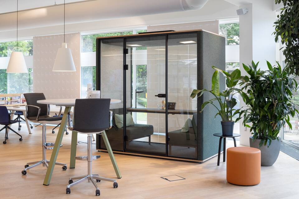 Royal Ahrend interior view of showroom in Sint Oedenrode SP05