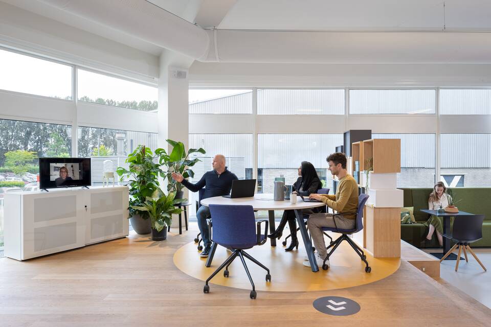 Royal Ahrend interior view of showroom in Sint Oedenrode SP03A