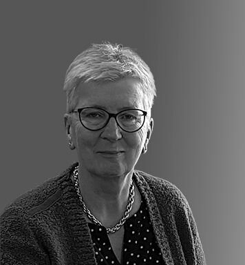 portrait of Tini zw