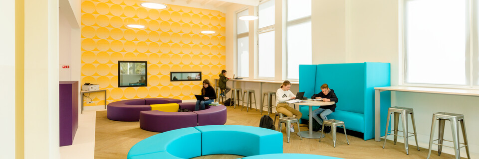 Presikhaaf Schoolmeubelen onderwijs project binnenaanzicht van RSG t Rijks in Bergen op Zoom 00A0756