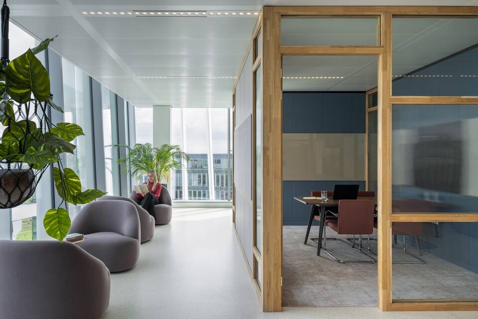 Royal Ahrend office project interior view of Tower Ten in Amsterdam SP05