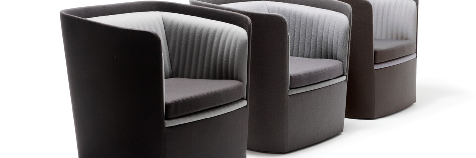 Gispen TST low armchairs with seat in Divina 3 171 and back in Divina 3 181 front left view