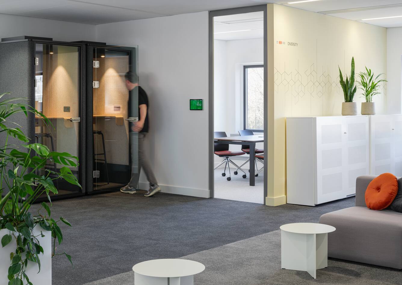 Royal Ahrend office project interior view of Zeekr in Amsterdam SP011