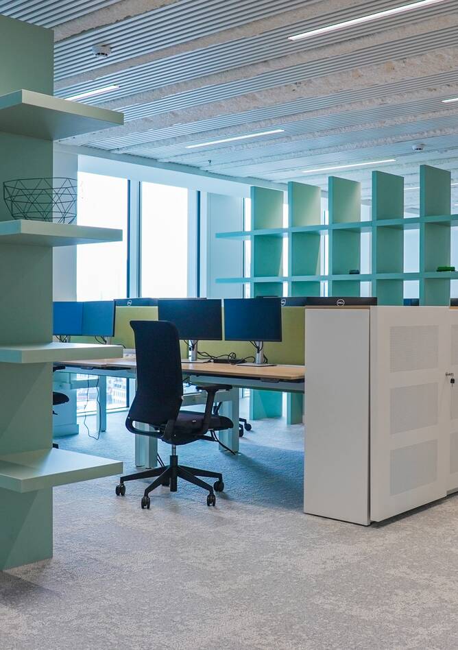 Royal Ahrend office project interior view of Total Energies in Brussels MLV09
