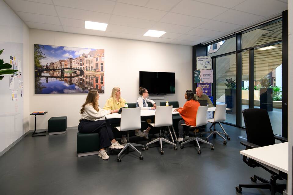 Gispen education project interrior view of University of Applied Sciences Leiden in Leiden MB18