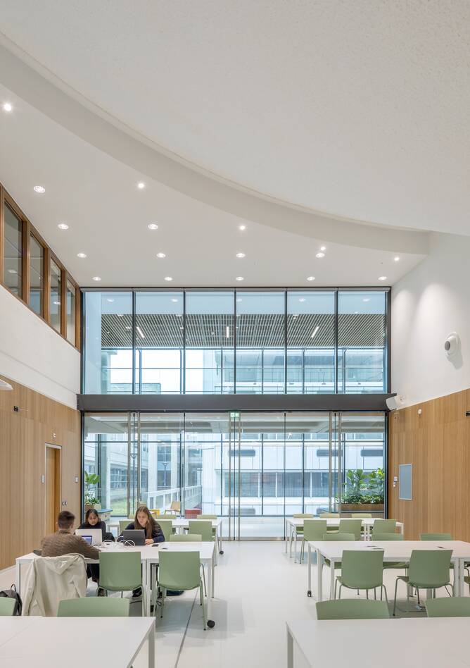 Erasmus MC Royal Ahrend healthcare project interior view of Erasmus MC in Rotterdam MVDB2821