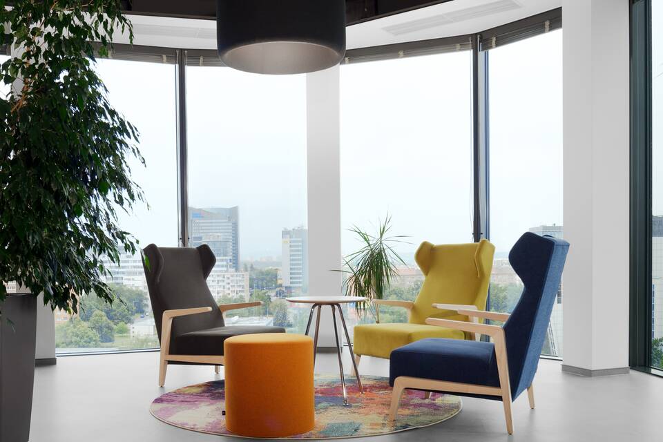Royal Ahrend office project interior view of UniCredit Bank in Prague JAB004