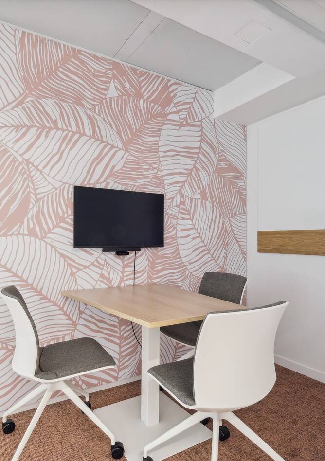 Royal Ahrend office project interior view of MGEN in Paris 05