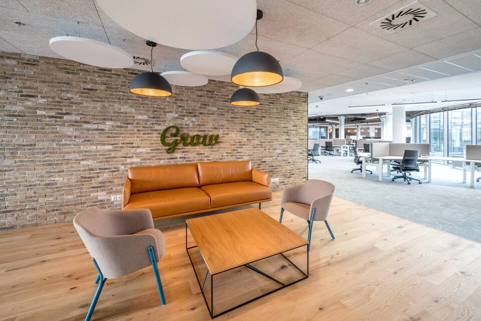Royal Ahrend office project interior view of Verizon in Ostrava 001