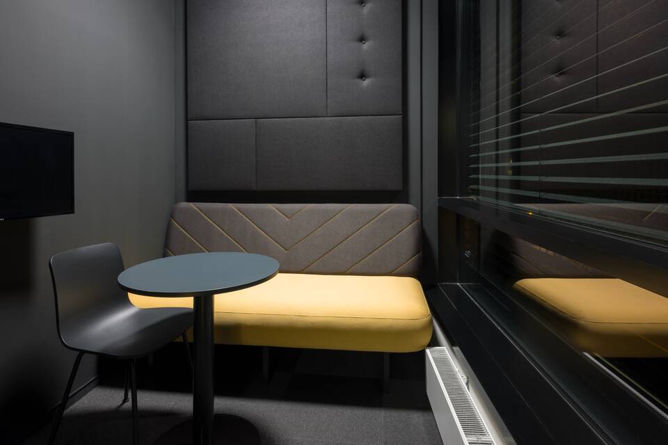 Royal Ahrend fit out project interior view of Productboard in Prague RA1640