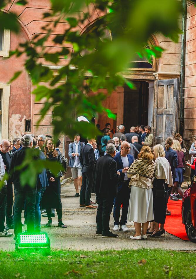 Royal Ahrend event interior view of Rohan Design District fair in Prague MM10
