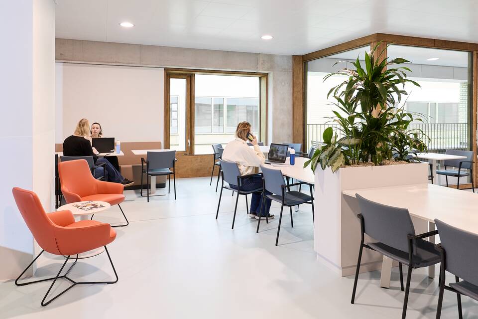 Gispen education healthcare project interior view of Rotterdam Education and Rehabilitation Center in Rotterdam DZK31227