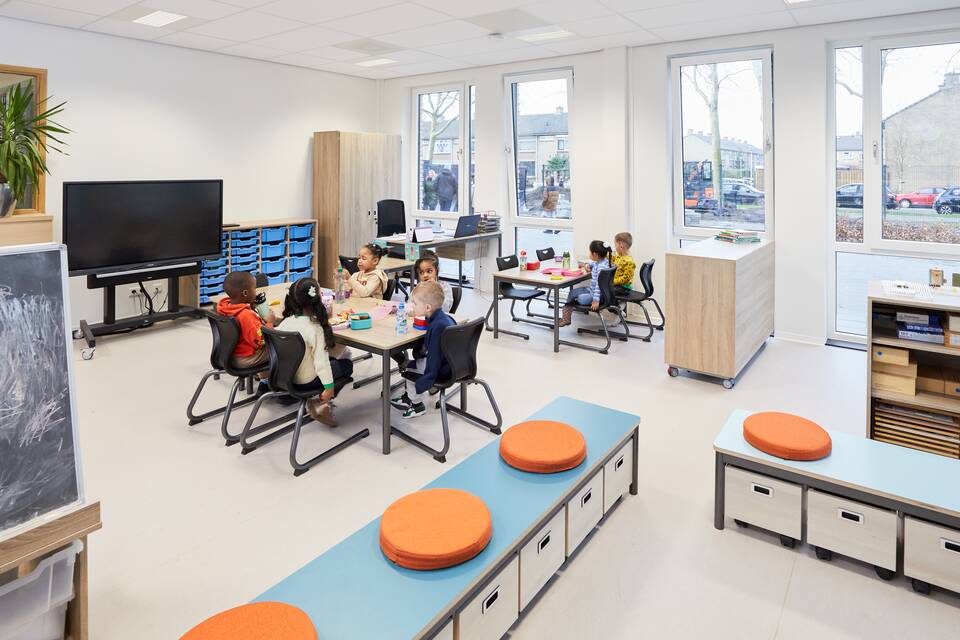 Gispen education project interior view of primary school Paus Johannes school ZK078