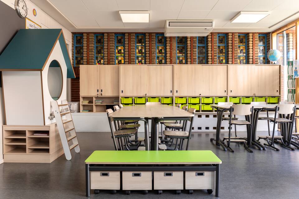 Gispen education project interior view of primary school De Wilgetoren in Hilversum CB2A0602