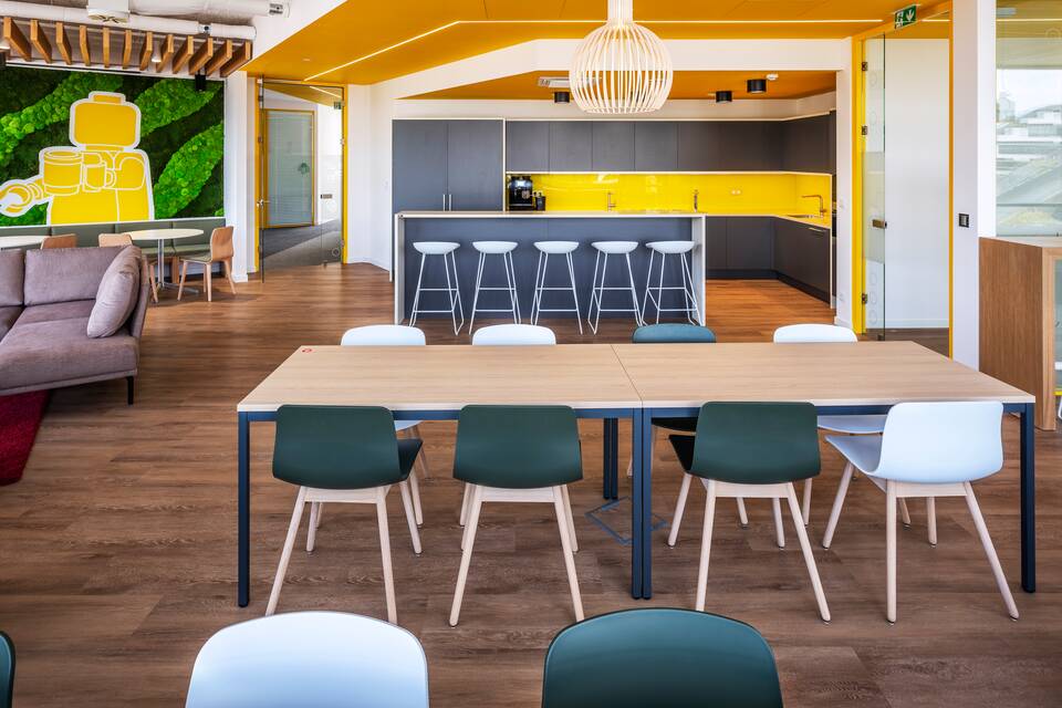 Royal Ahrend office project interior view of Lego in Prague AJ8027