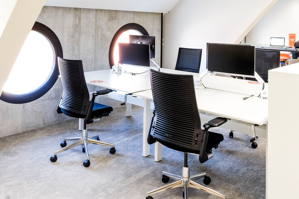 Royal Ahrend office project interior view of GlaxoSmithKline in Verona 8846