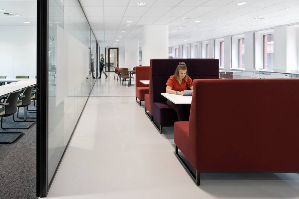 Ahrend government project interior view of government offices in Rotterdam SP09