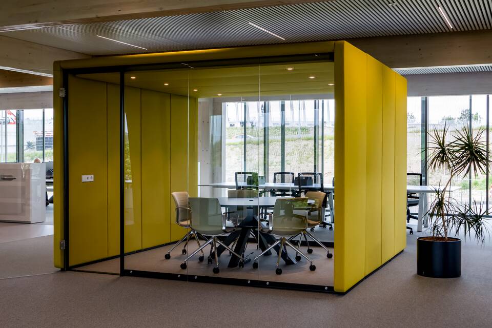 Royal Ahrend office project interior view of Van Laere in Zwijndrecht MLV654