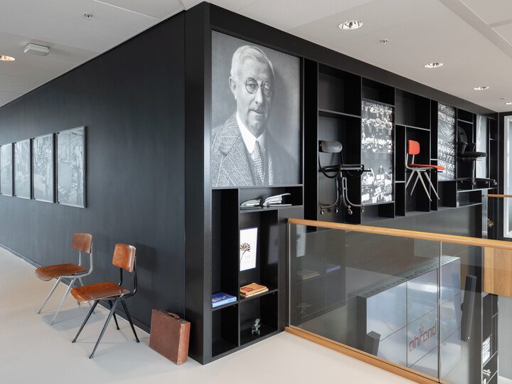 Royal Ahrend Inspiration Centre in Amsterdam 058