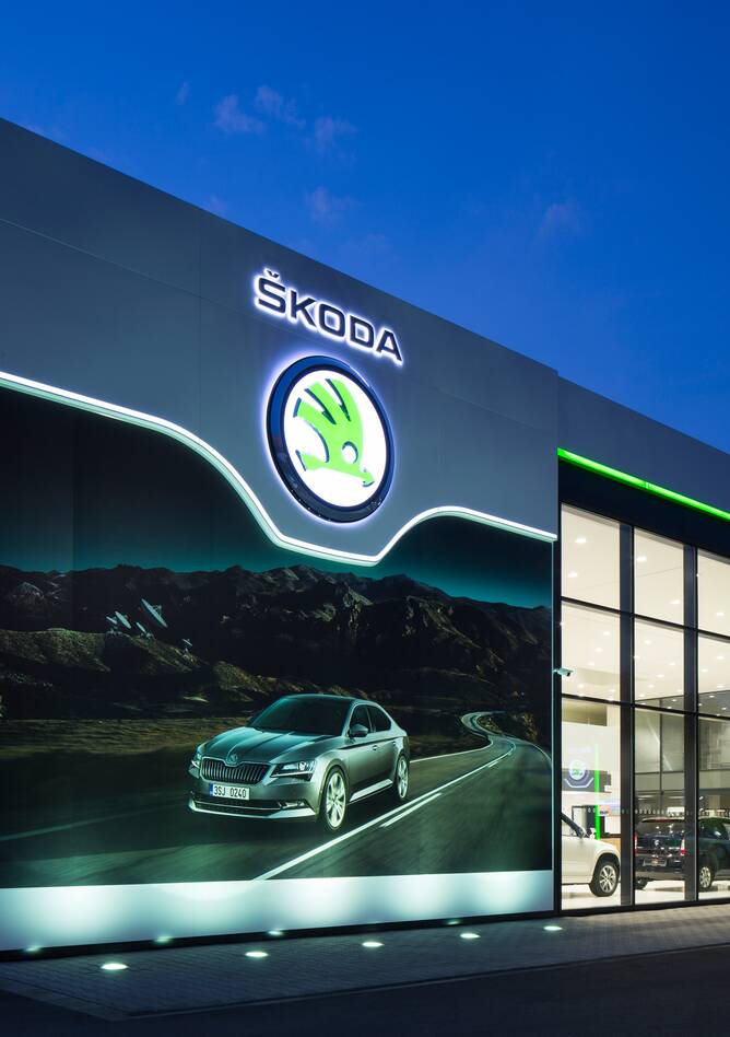 Royal Ahrend store furnishing project exterior view of ŠKODA AUTO dealer Autocentrum Barth in Pardubice Czech Republic jrs8089