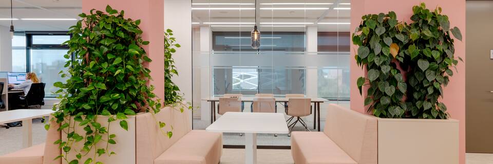 Gispen office projecter interior view of CAK in The Hague 15A7700