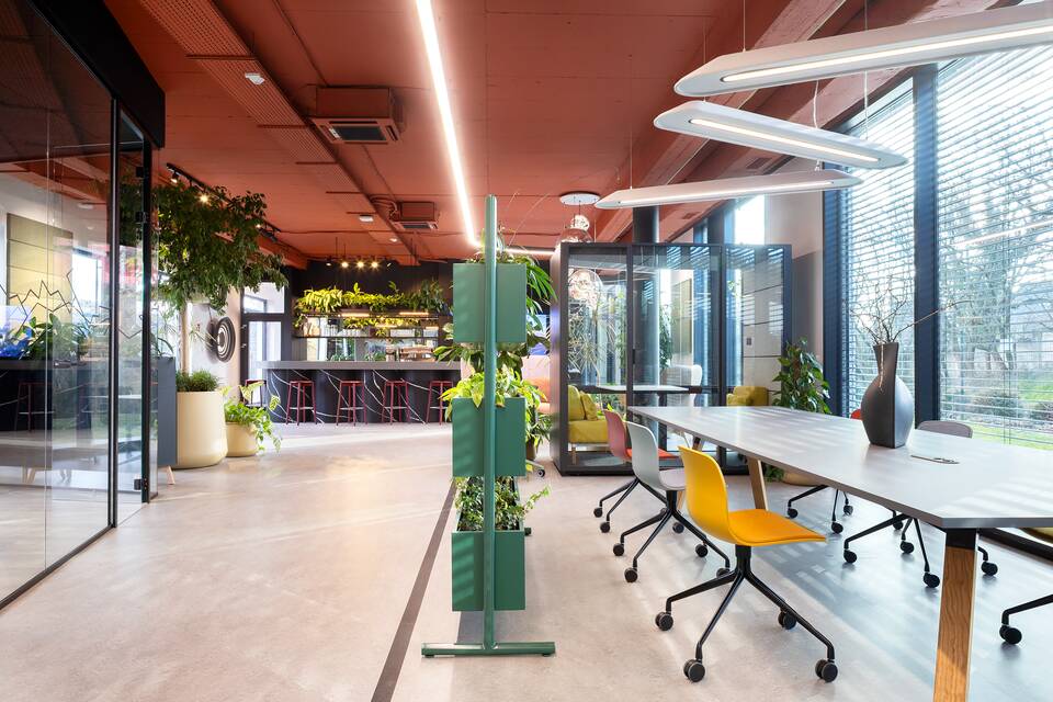 Royal Ahrend interior view of Showroom in Bratislava TM7311