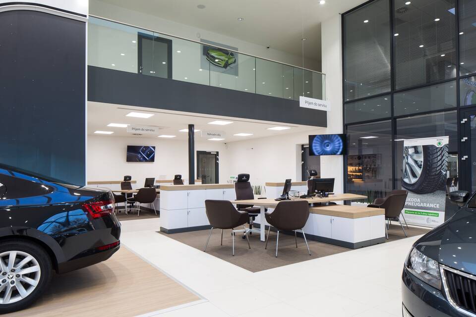 Royal Ahrend store furnishing project interior view of ŠKODA AUTO dealer Autocentrum Barth in Pardubice Czech Republic jrs7998