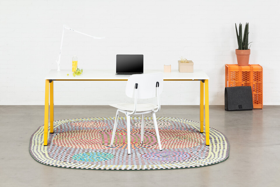 Royal Ahrend Balance 4 leg workstation in yellow with white top and white Result chair front view