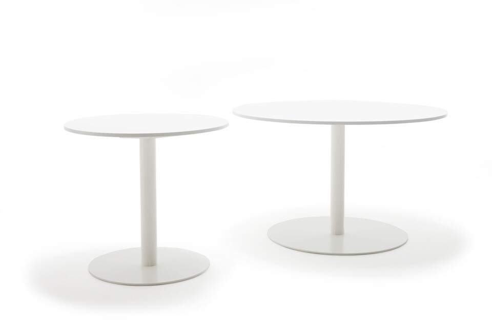 Gispen KOLM Column round conference tables with white frames and white round 80 and 120 tabletops front view