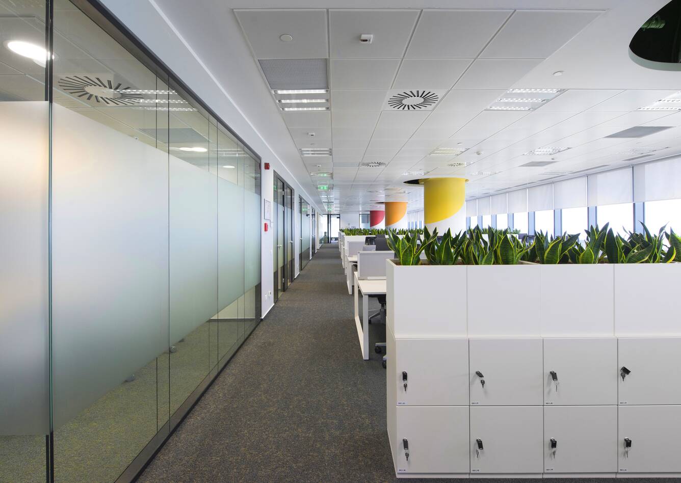Royal Ahrend office project interior view of Huawei in Bucharest LV009