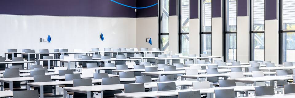 Royal Ahrend education projecter interior view of TU Delft Flux in Delft ME37
