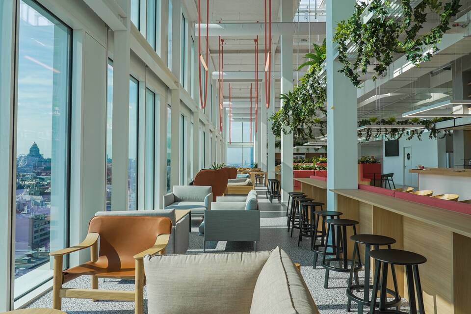 Royal Ahrend office project interior view of Total Energies in Brussels MLV02