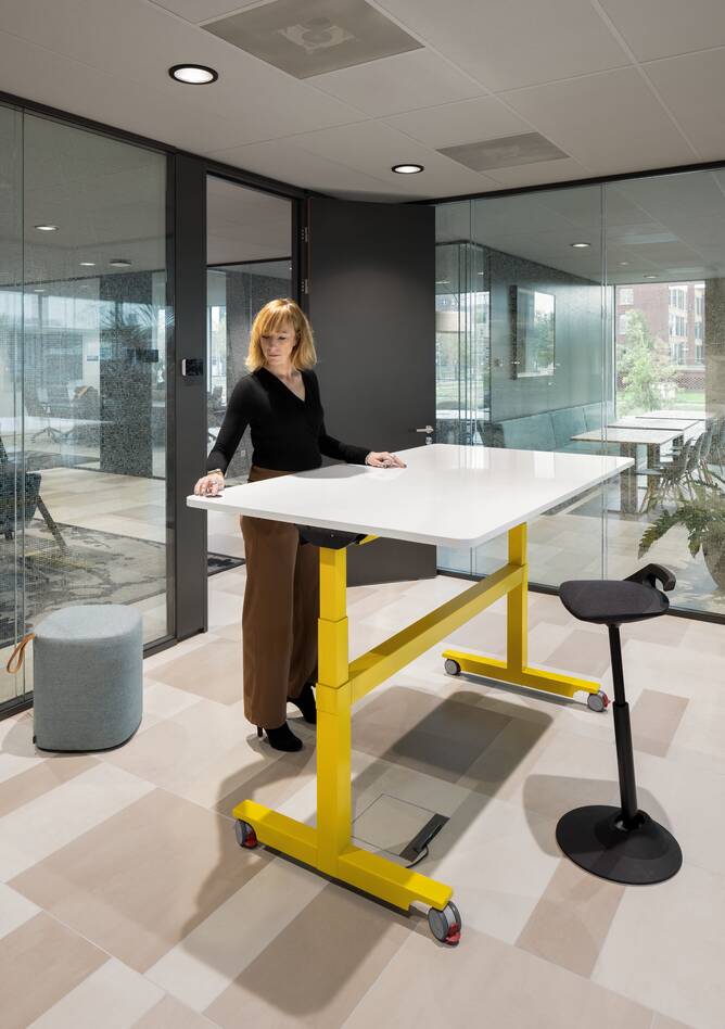 Royal Ahrend office project interior view of NVM in Utrecht SP04