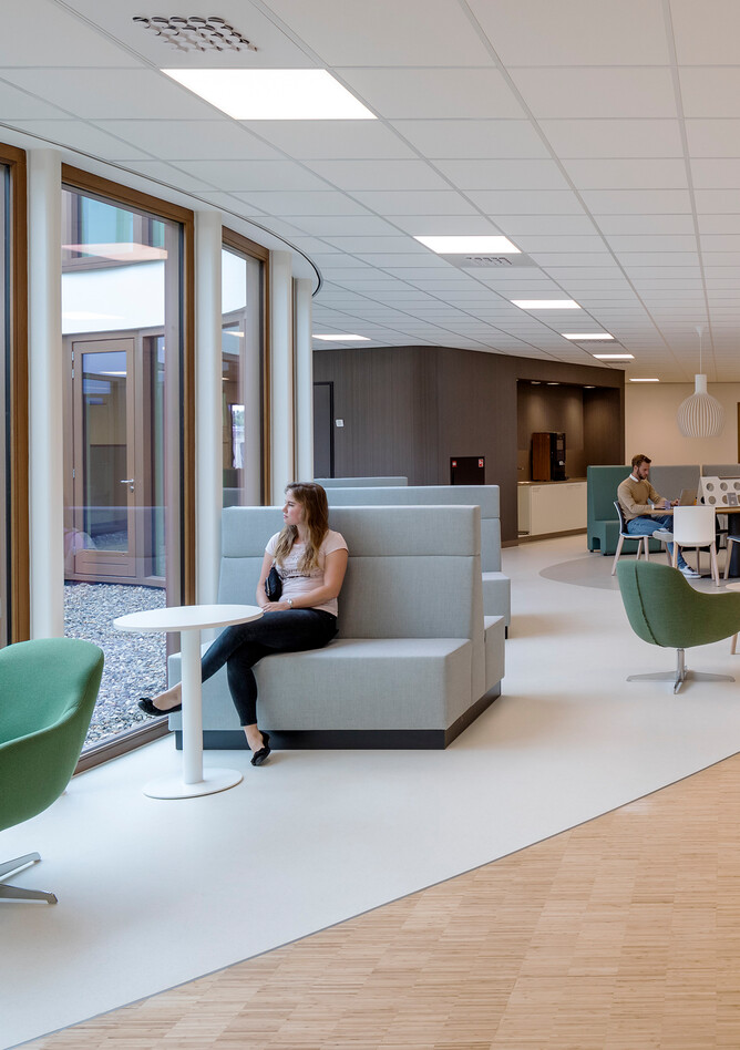 Royal Ahrend healthcare project interior view of Oogcentrum Noordholland in Heerhugowaard SB200613