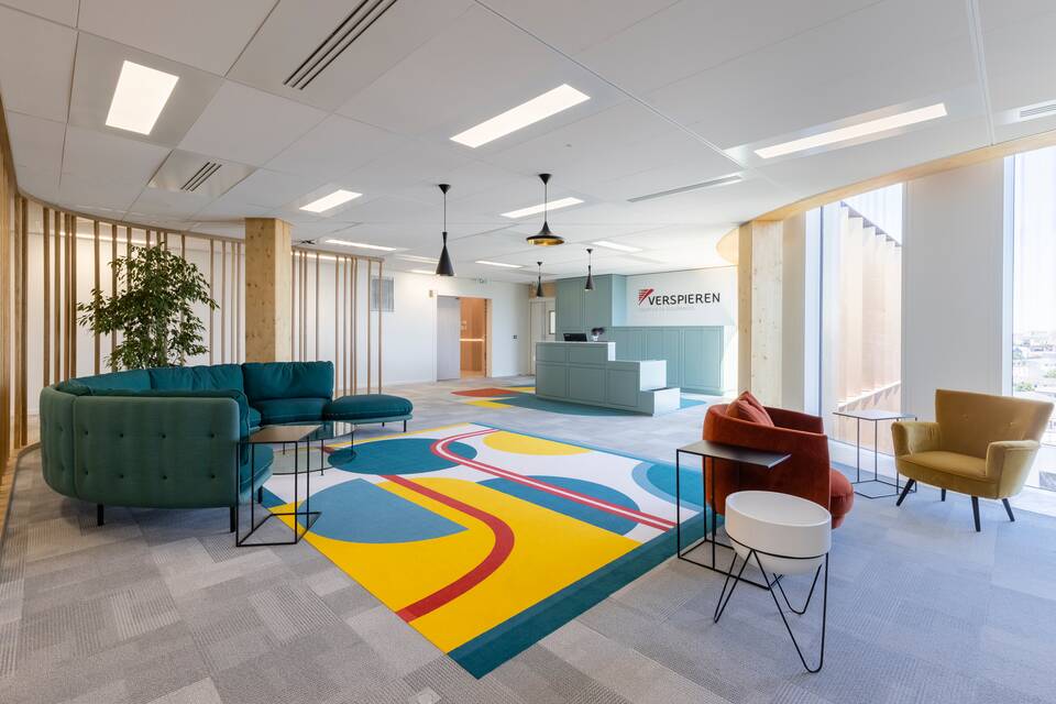 Royal Ahrend office project interior view of Verspieren in Saint Denis AP01