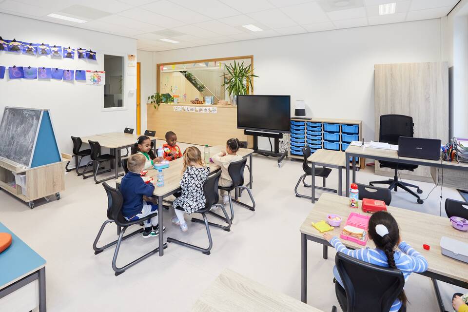 Gispen Presikhaaf Schoolmeubelen onderwijs project binnenaanzicht van Paus Johannes school ZK079
