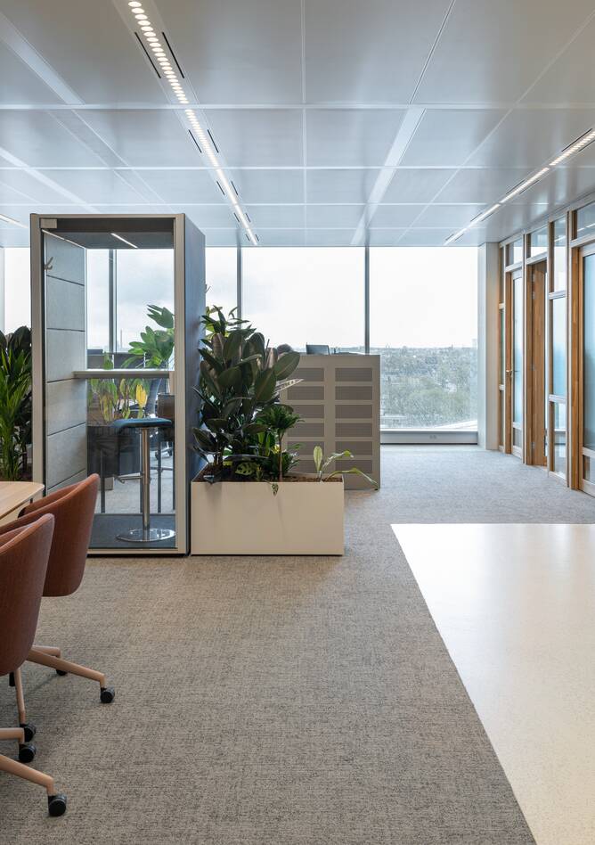 Royal Ahrend office project interior view of Tower Ten in Amsterdam SP04