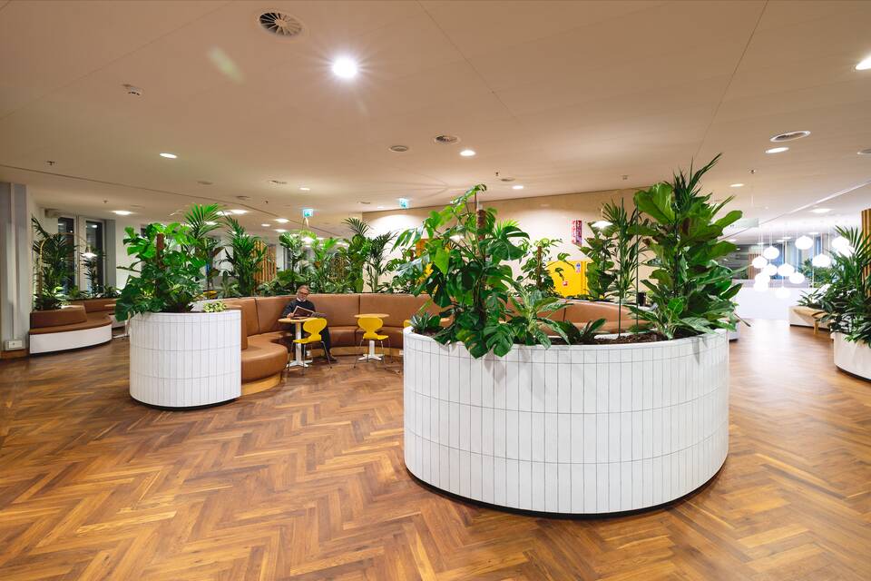 Gispen government project interior view of FMHaaglanden Turfmarkt in The Hague CTH01B