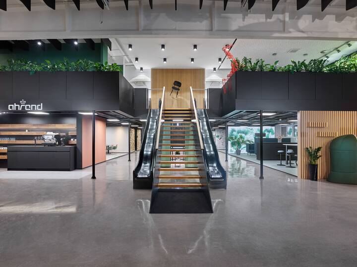 Royal Ahrend interior view of Inspiration Centre in Prague 28