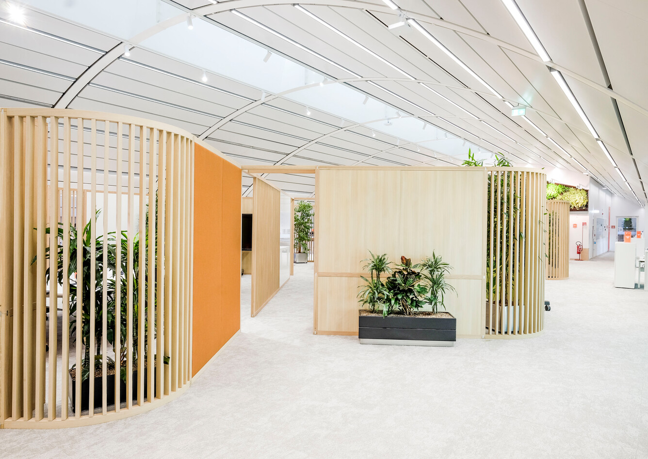 Royal Ahrend office project interior view of GlaxoSmithKline in Verona 8818