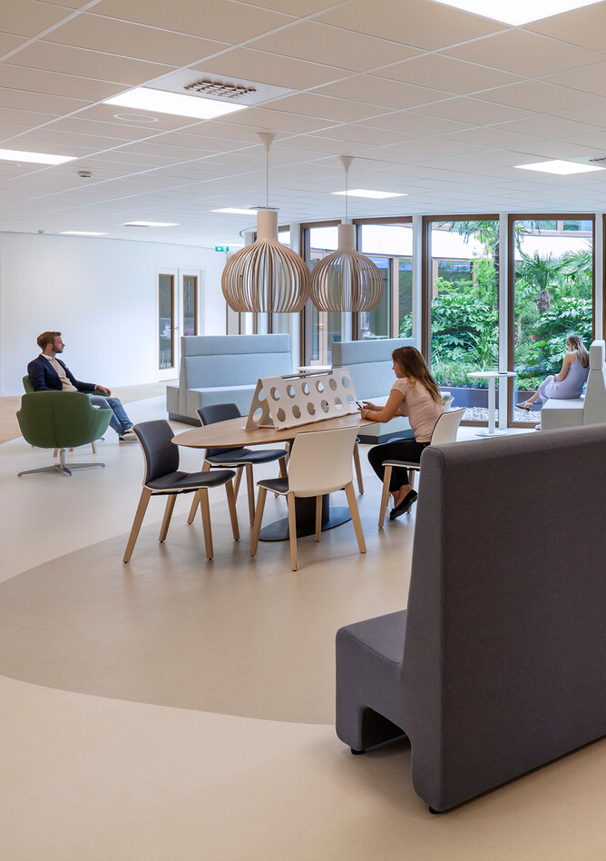 Royal Ahrend healthcare project interior view of Oogcentrum Noordholland in Heerhugowaard SB200615