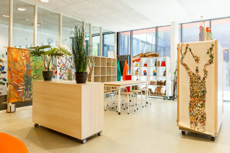 Gispen education project interior view of primary school Olivijn in Almere KF5395