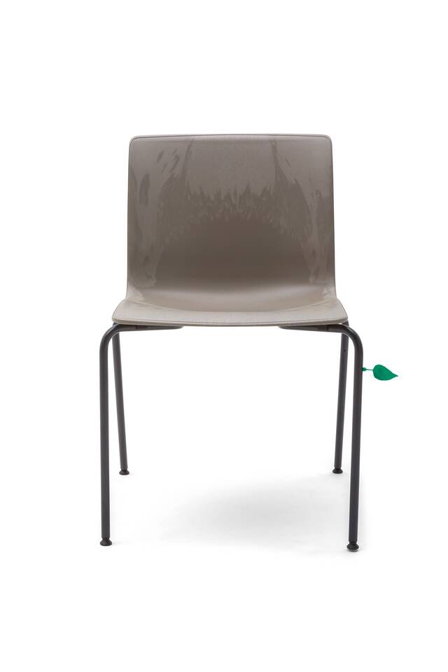 Gispen Nomi Classic chair with black frame and recycled shell front view