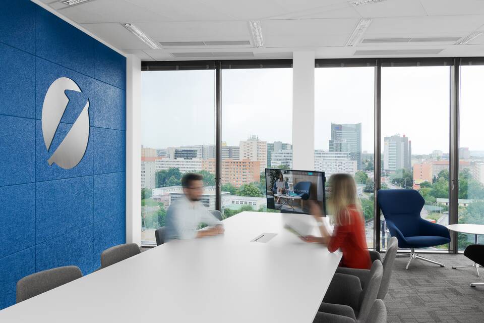 Royal Ahrend office project interior view of UniCredit Bank in Prague JAB012